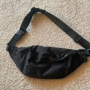 Beis active belt bag